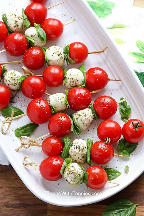 caprese kabobs with tomato, mozzarella, and basil